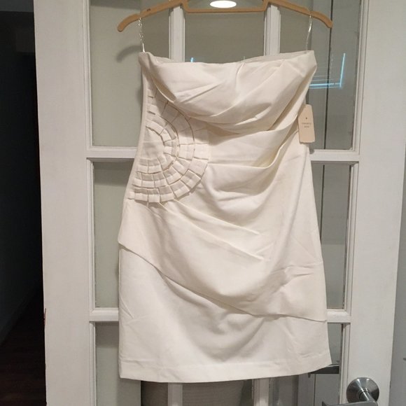 Ivory Strapless Dress (Medium) - Picture 4 of 9